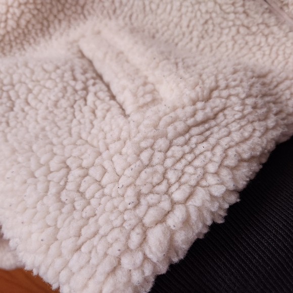 Hollister Reversable sherpa bomber jacket - Picture 16 of 16